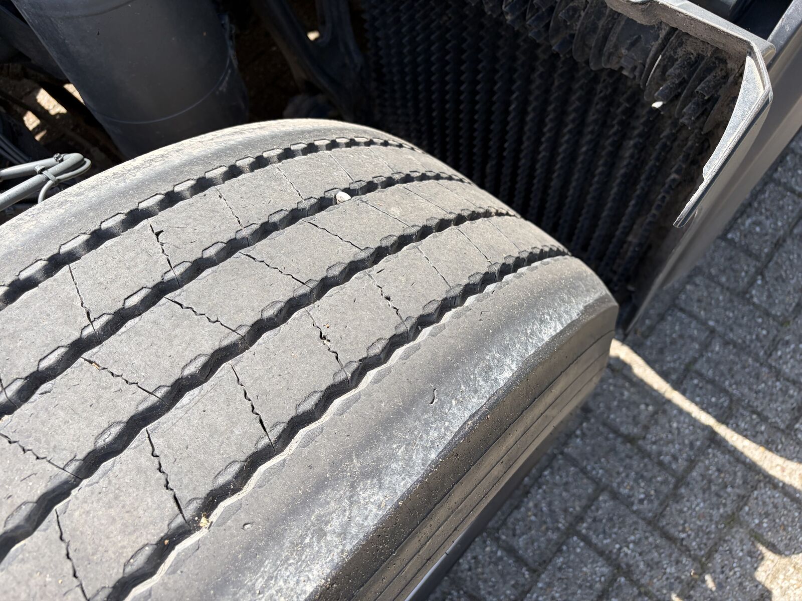 truck-tractor-Mercedes-Benz-Actros-2645---1779911266006004408_orig_82c9798c79153c3ee08a92ab849041fe--26052722313029548900